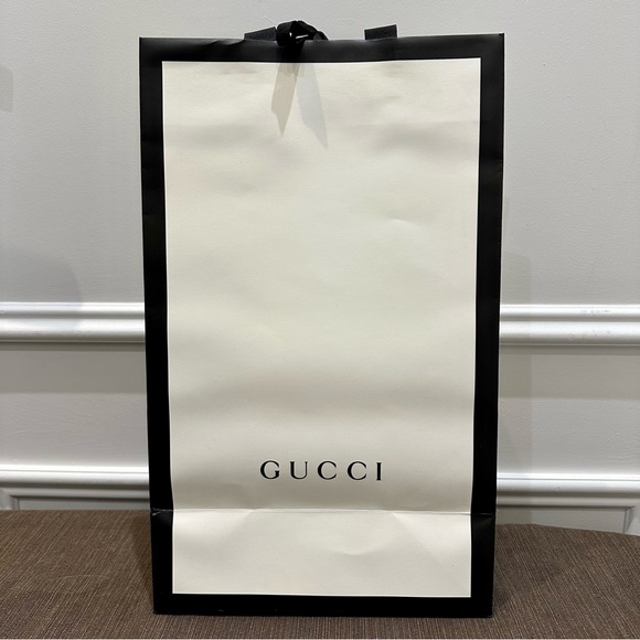 Authentic GUCCI gift box with gift bag and small Gucci envelope - Picture 9 of 13